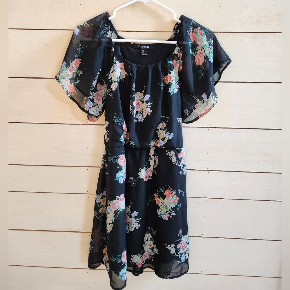 Butterfly sleeve floral dress